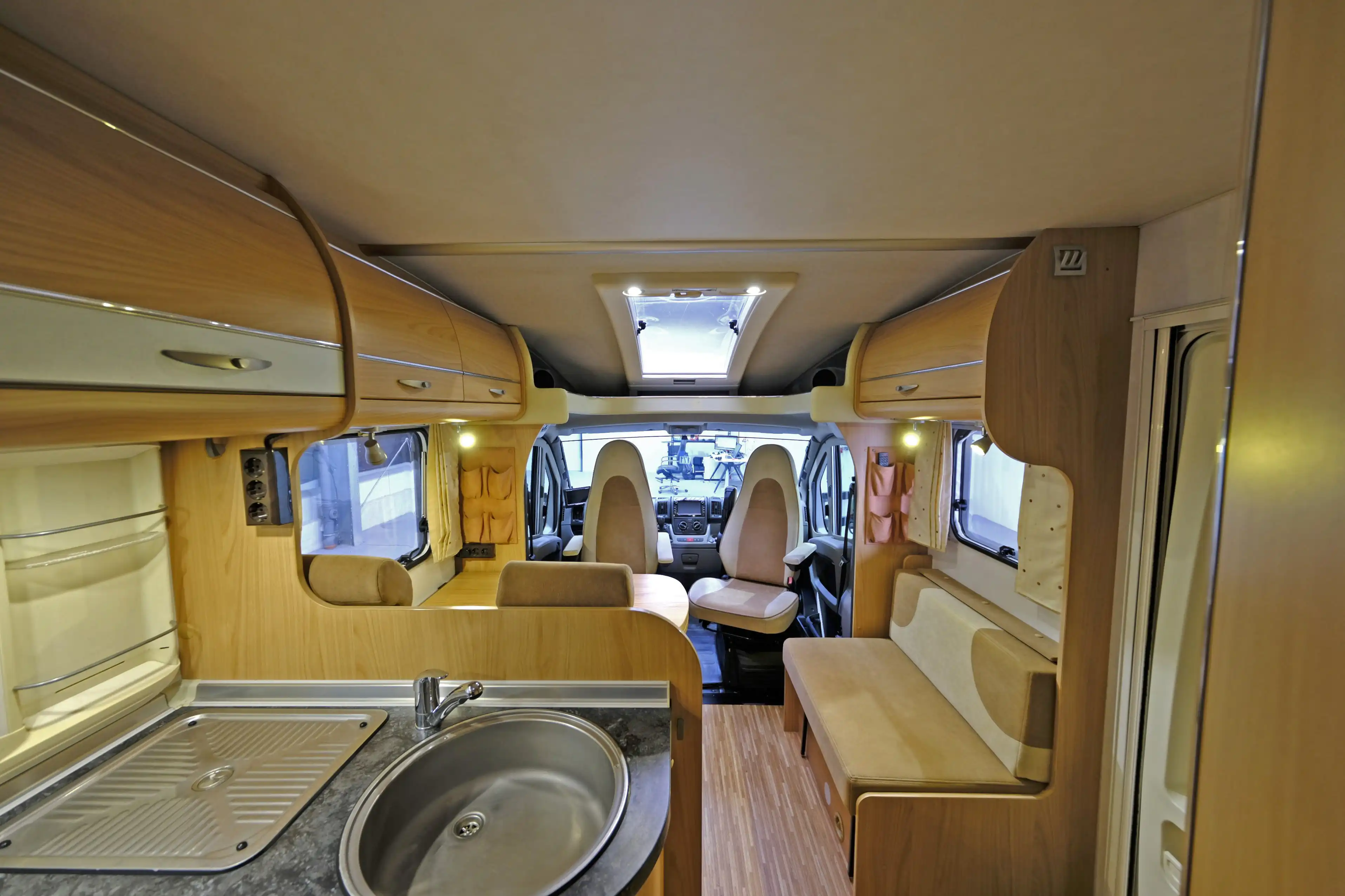 BUERSTNER Solano T 695